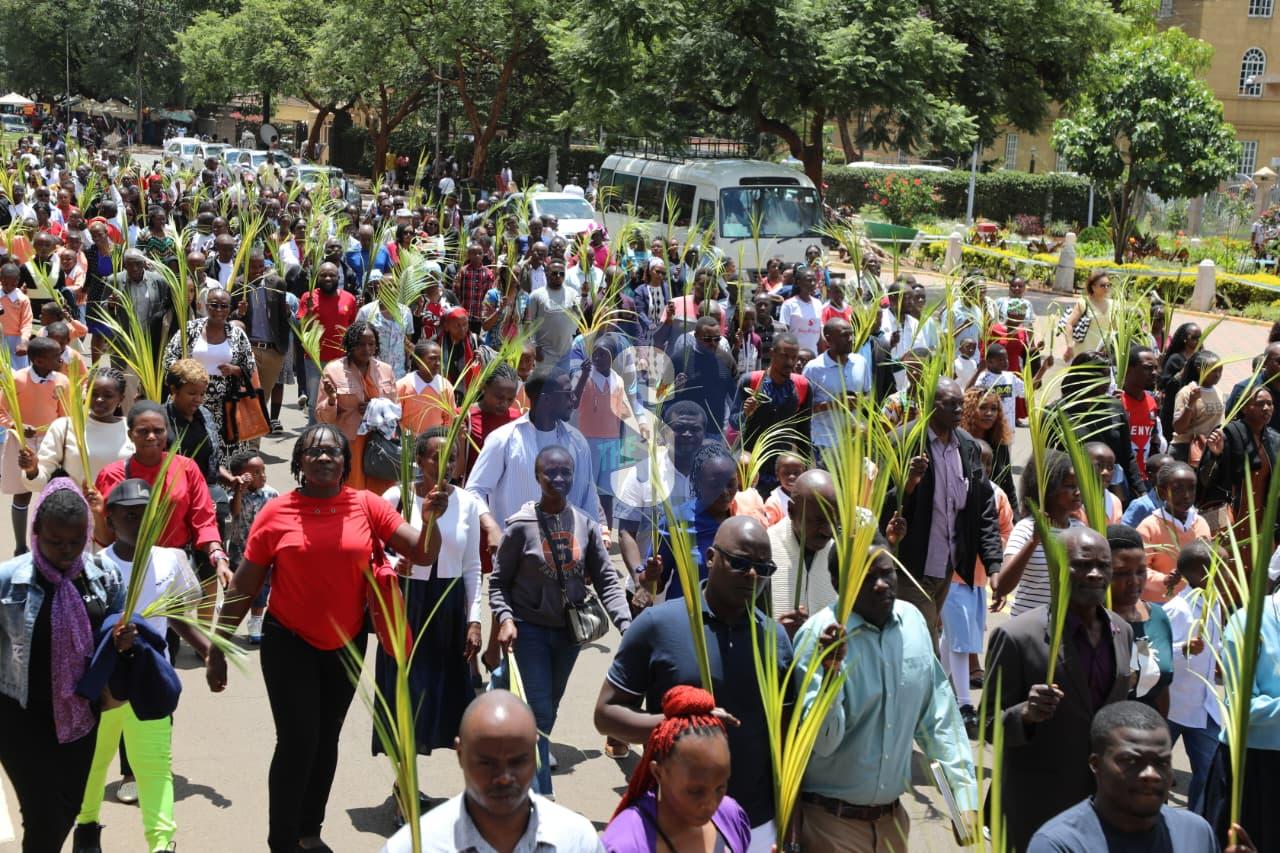 [PHOTOS] Catholic faithful mark Palm Sunday