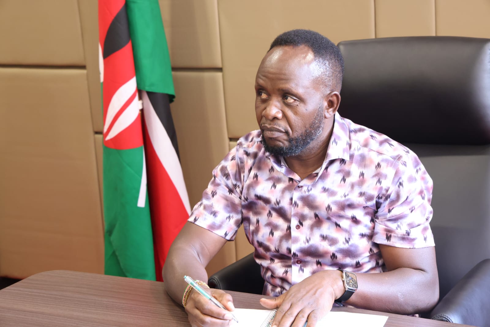 Be professional, public service board is urged