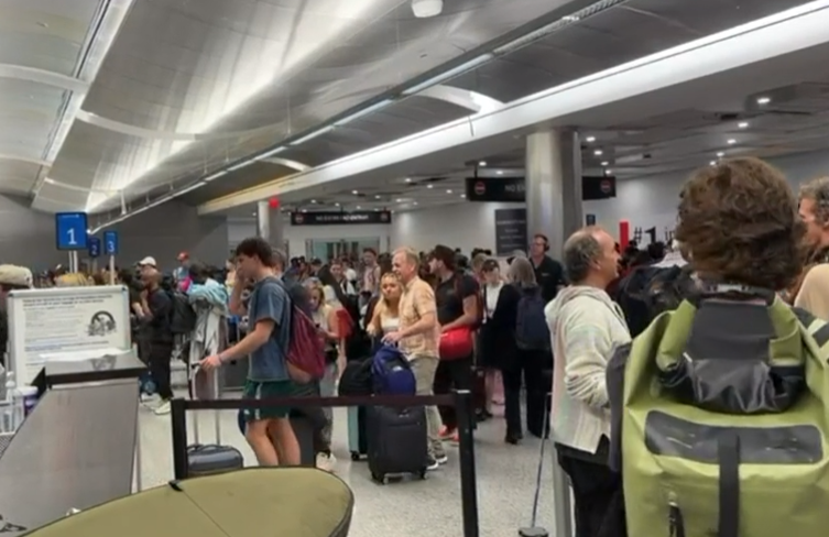 House Republicans reject Senate deal, prolonging partial government shutdown