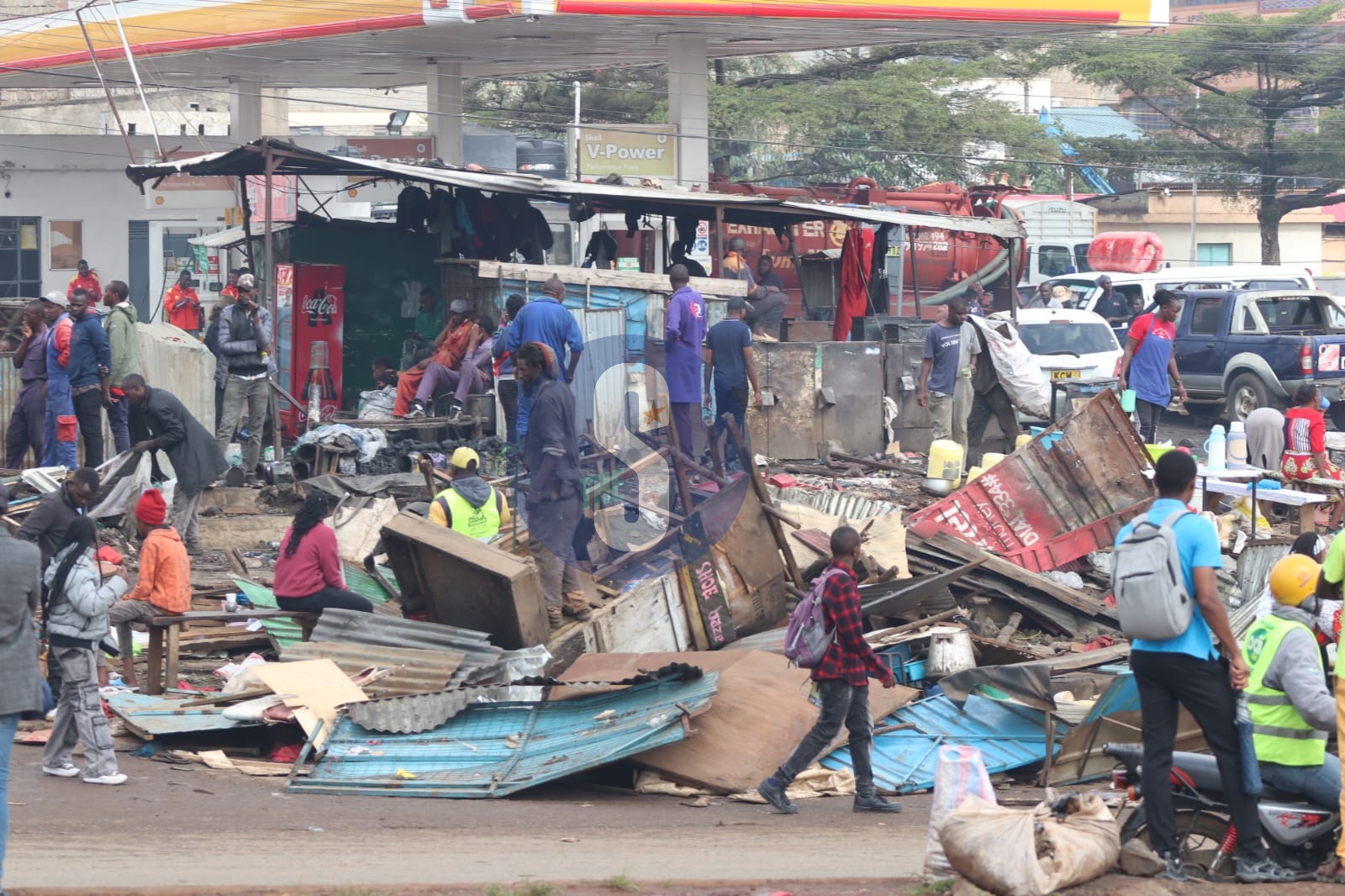 [PHOTOS] Roysambu roadside stalls flattened