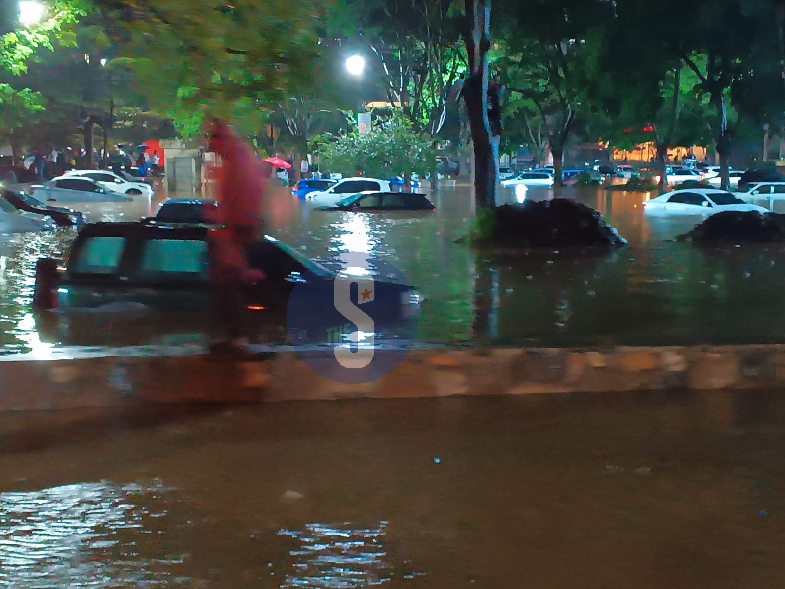 Heavy rains flood Nairobi, commuters stranded as City battles traffic gridlock