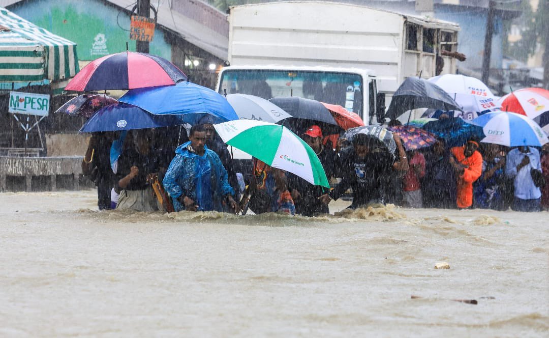 Kenyans share harrowing videos of flooded Nairobi streets