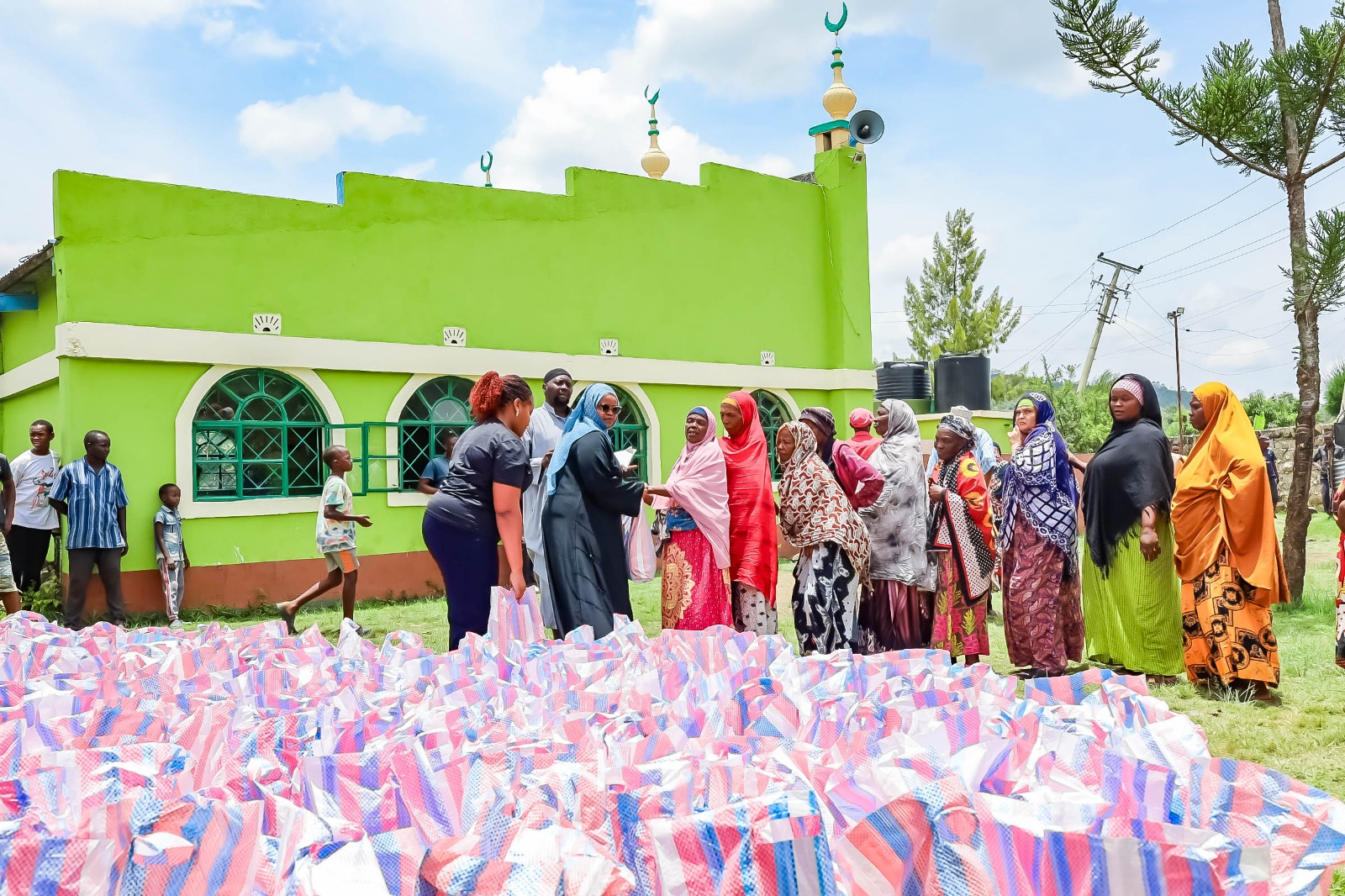 Waiguru’s Eid gesture reaches 1,140 families in Kirinyaga