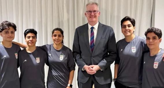 Five Iranian footballers granted Australian visas