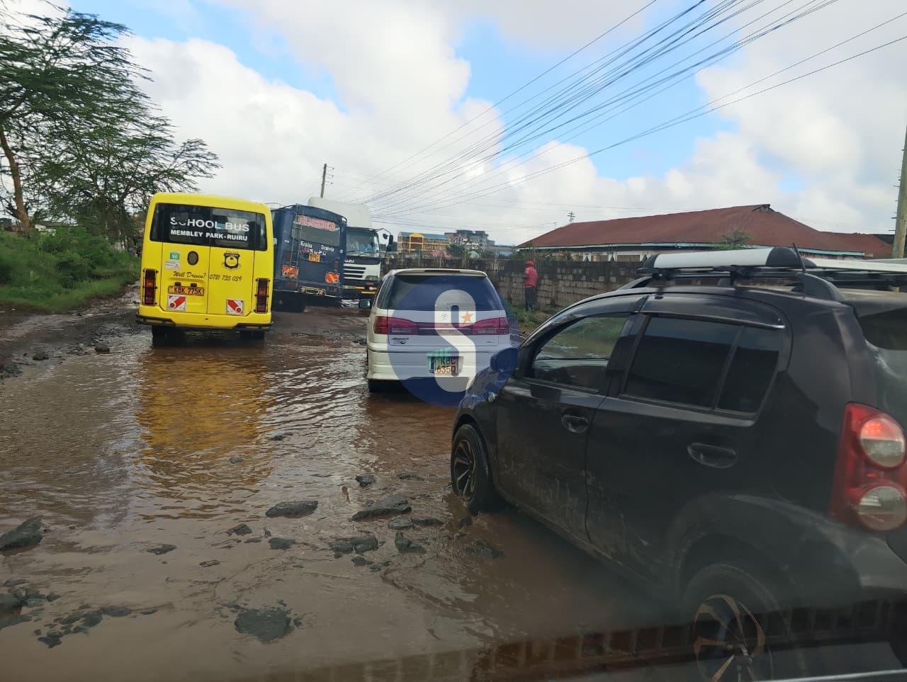 [PHOTOS] Motorists wade through flooded roads in Juja