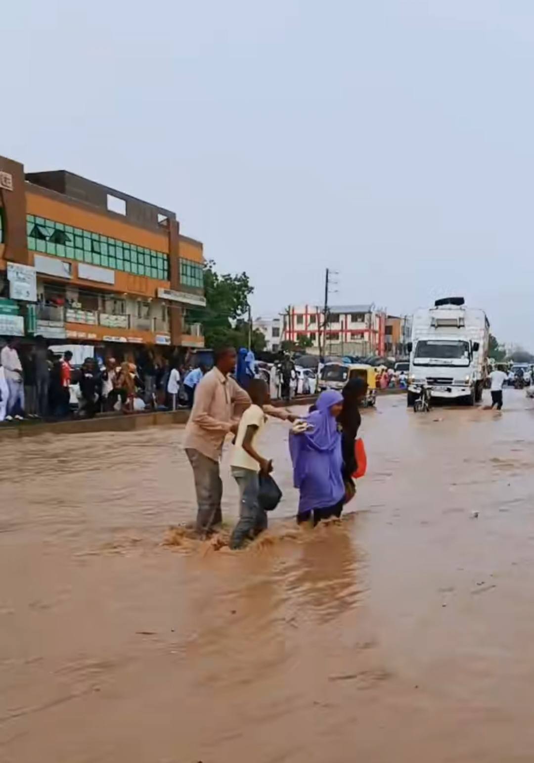 Traders suffer heavy losses as rains disrupt transport sector