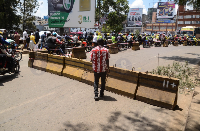 [PHOTOS] KeNHA closes parts of globe roundabout for bridge repairs
