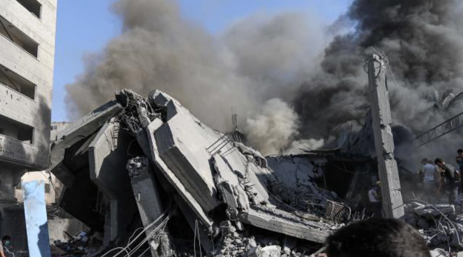 Ten killed in Israeli strikes and clashes between Hamas and militia in Gaza, local sources say