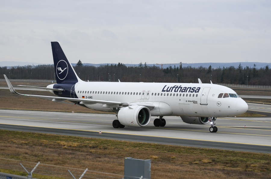 Lufthansa cuts 20K summer flights as fuel prices surge