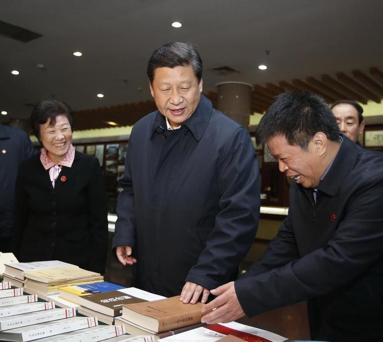 Reading the world and bridging cultures: Xi's story with books