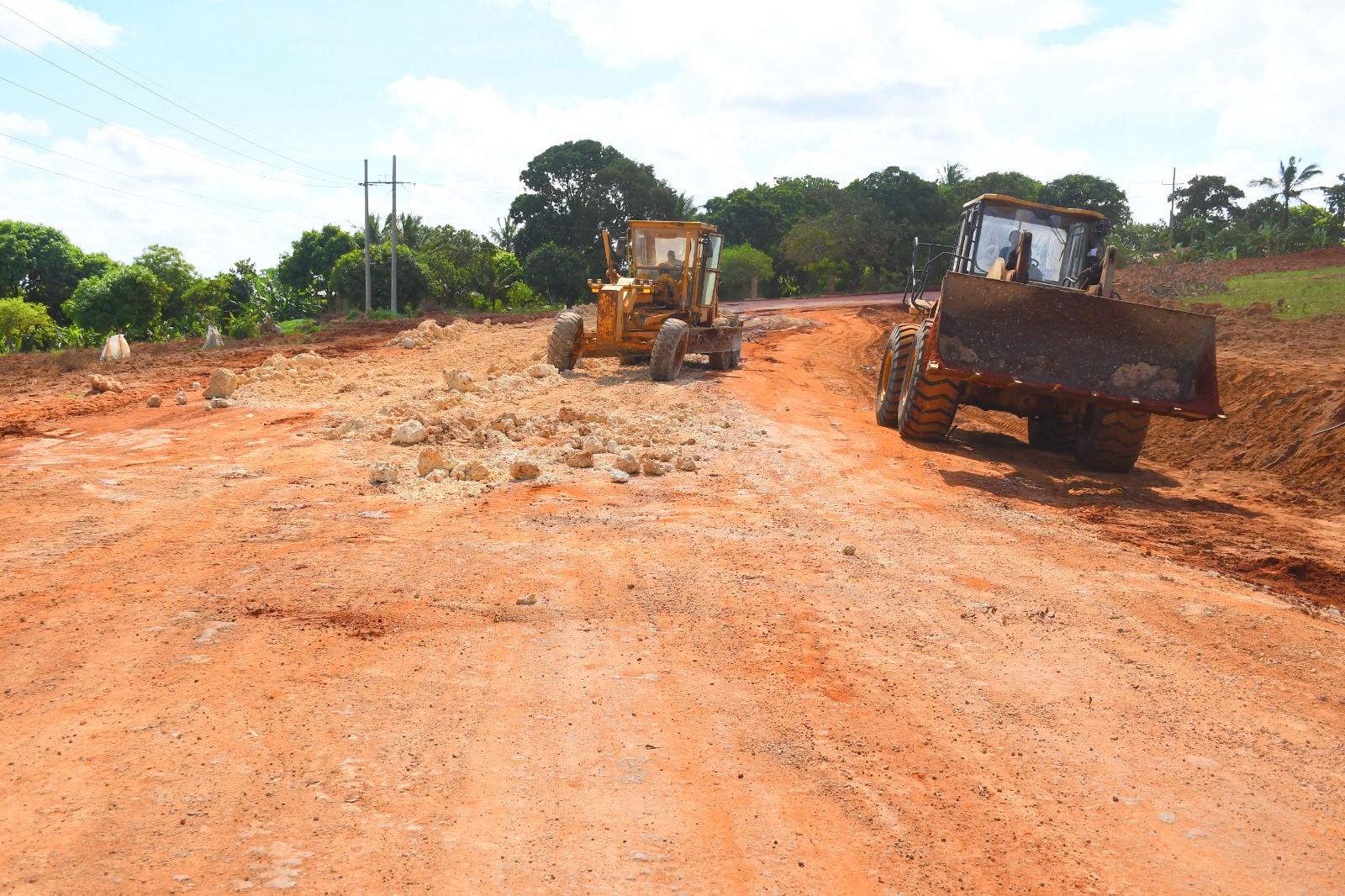 Government keen to complete road projects at the Coast