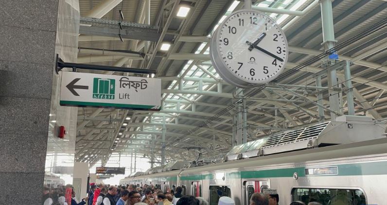 India has splurged billions on metro trains. But where are the commuters?