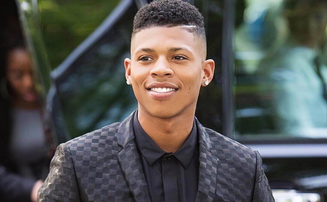 Awkward! Hakeem Lyon Asks Woman to Tie His Shoelaces