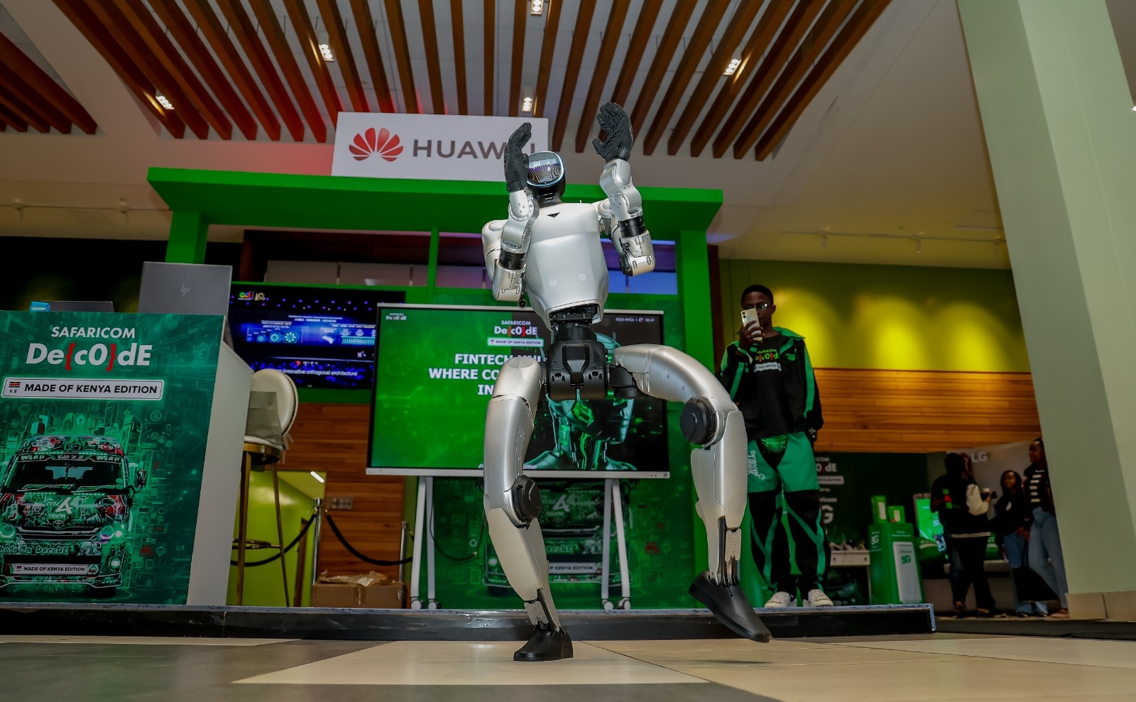 Sara the Robot Wows Kenyans at Decode 4.0