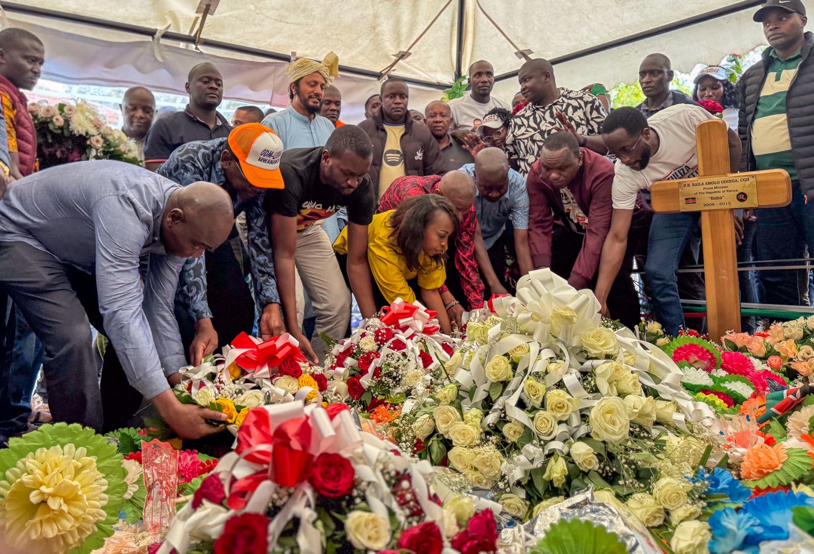 Linda Mwananchi faction pays homage to Raila