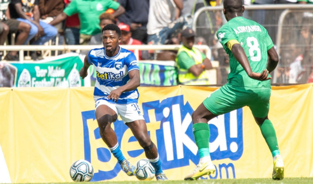 AFC Leopards' Brian Ojok in action with Gor Mahia's Alpha Onyango/AFC LEOPARDS