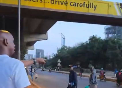 'Iyo footbridge imeekewa nani?' Mosiria calls out pedestrians
