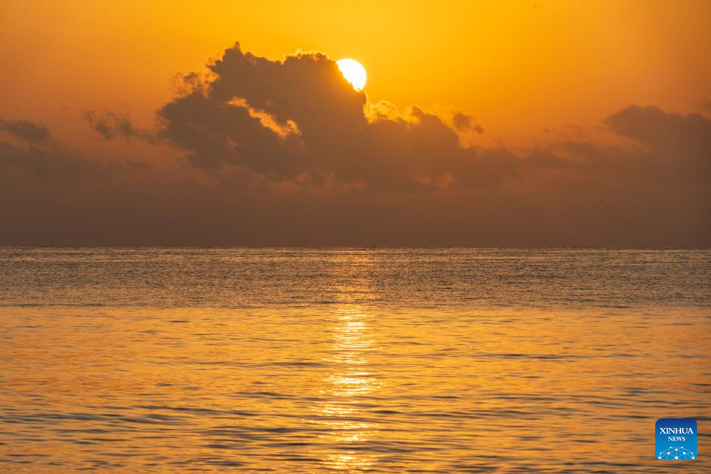 250 missing after migrant boat sinks in Indian Ocean