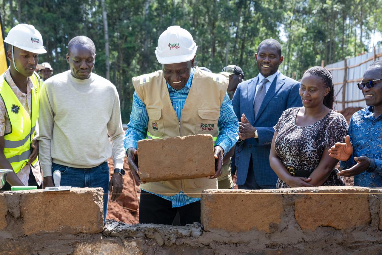[PHOTOS] Ruto launches KMTC hostel project in Kisii