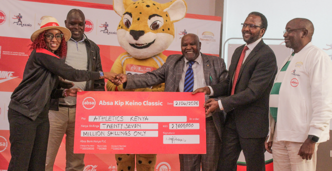 Absa Bank's Washira Mwihaki (L) with AK's Kennedy Tanui, Paul Mutwii, Jinaro Kibet and Barnaba Korir (R)/ TEDDY MULEI