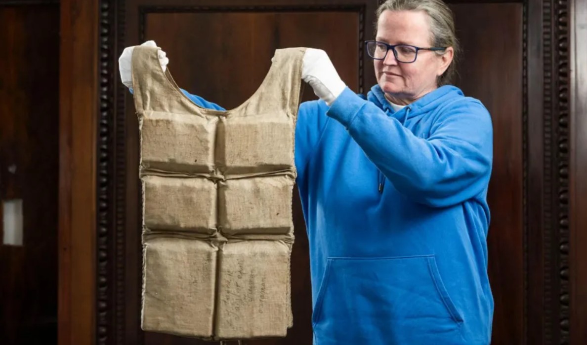 Titanic life jacket sells for Sh116m at auction