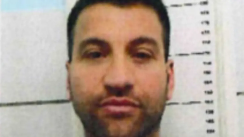 Fugitive mafia boss wanted for murder arrested