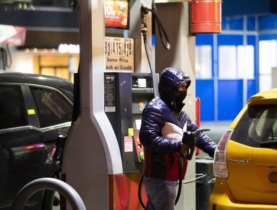 Oil prices fluctuate as Trump extends Iran war ceasefire