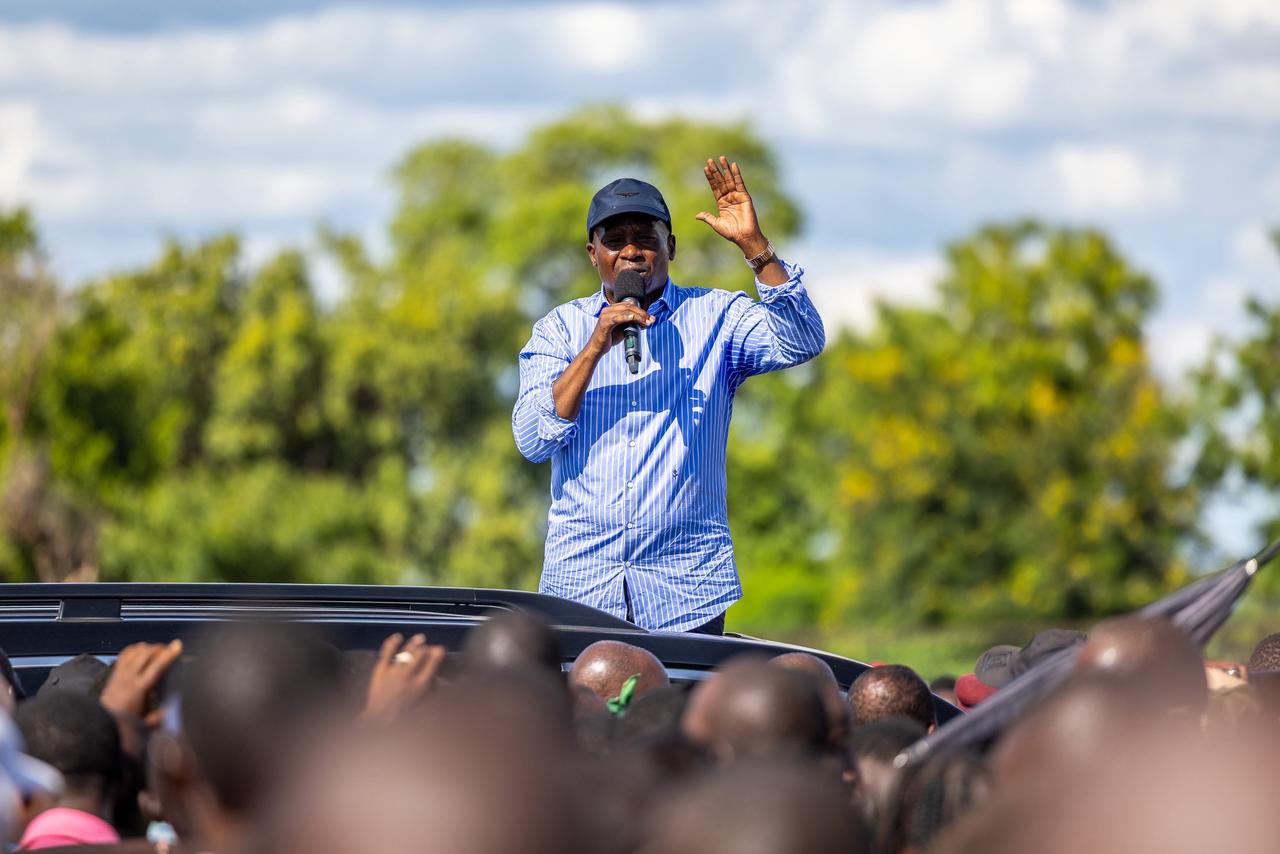 [PHOTOS] DP hosts Nithi residents for Easter lunch