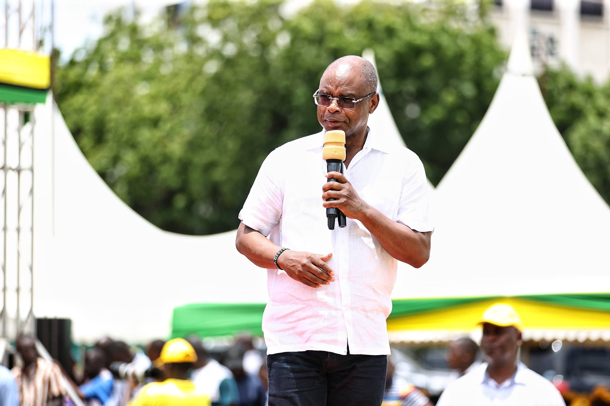 Kingi bows to pressure, temporarily ‘folds’ PAA