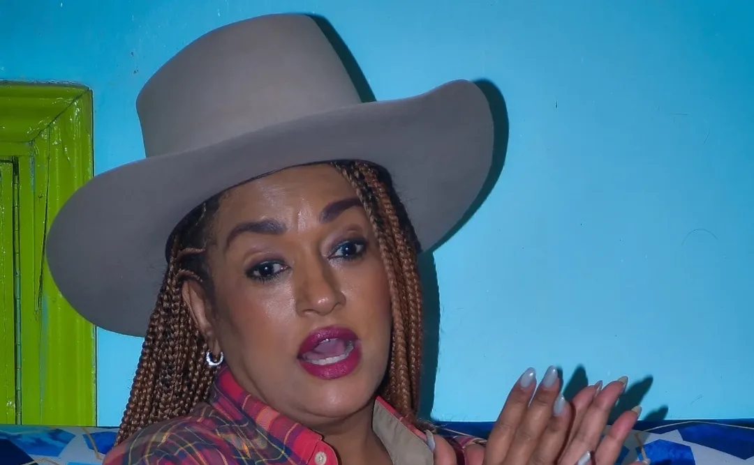 Passaris Honors Viral Request: Lunch at Serena With "Placard Man"