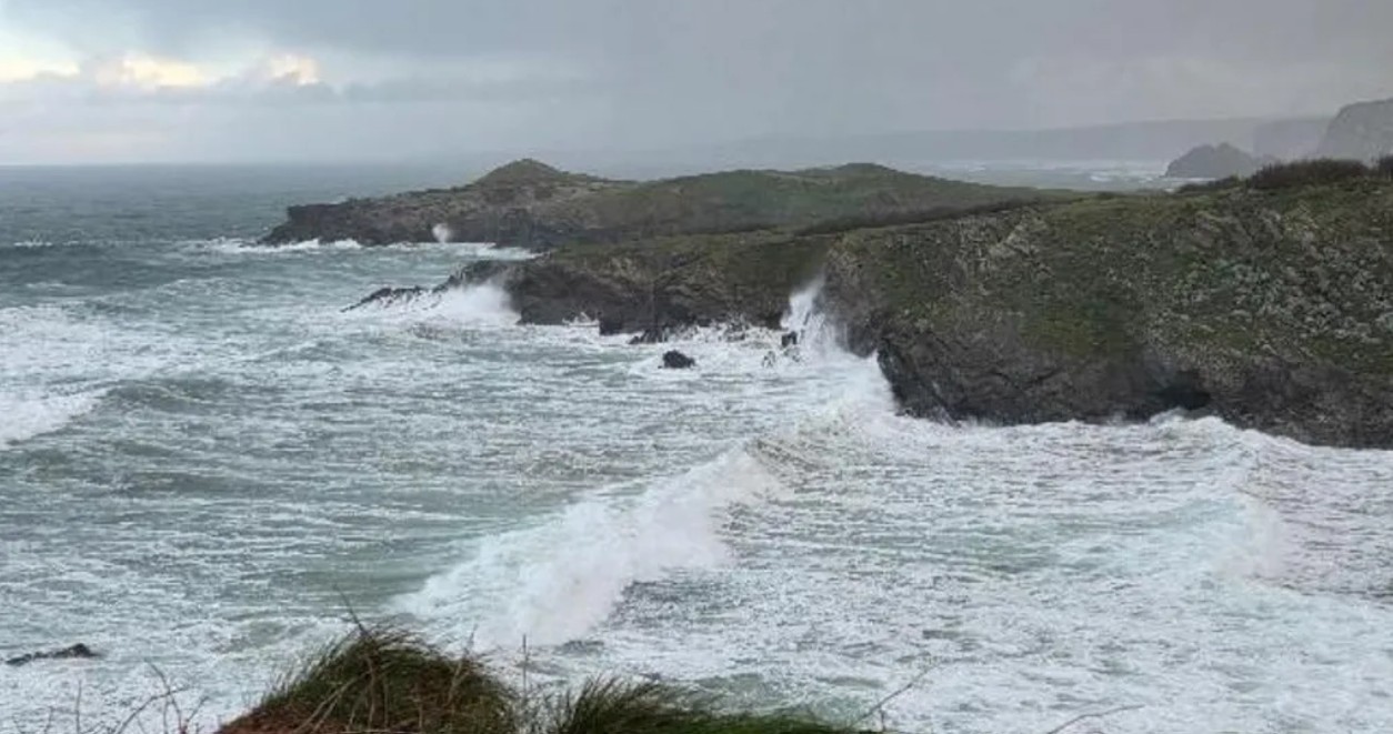 Storm Dave hits road and rail travel but is set to ease