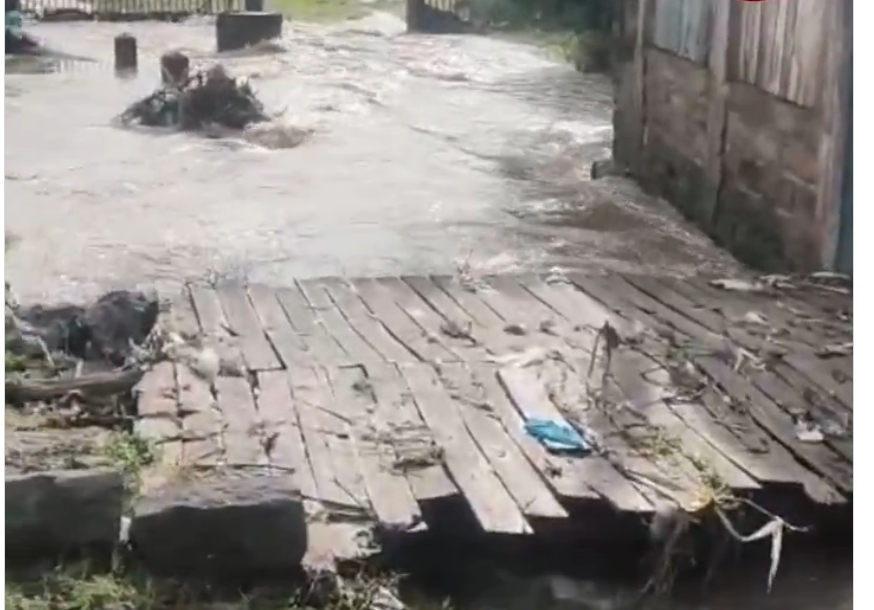 Floods wreak havoc in Utawala, sweep homes