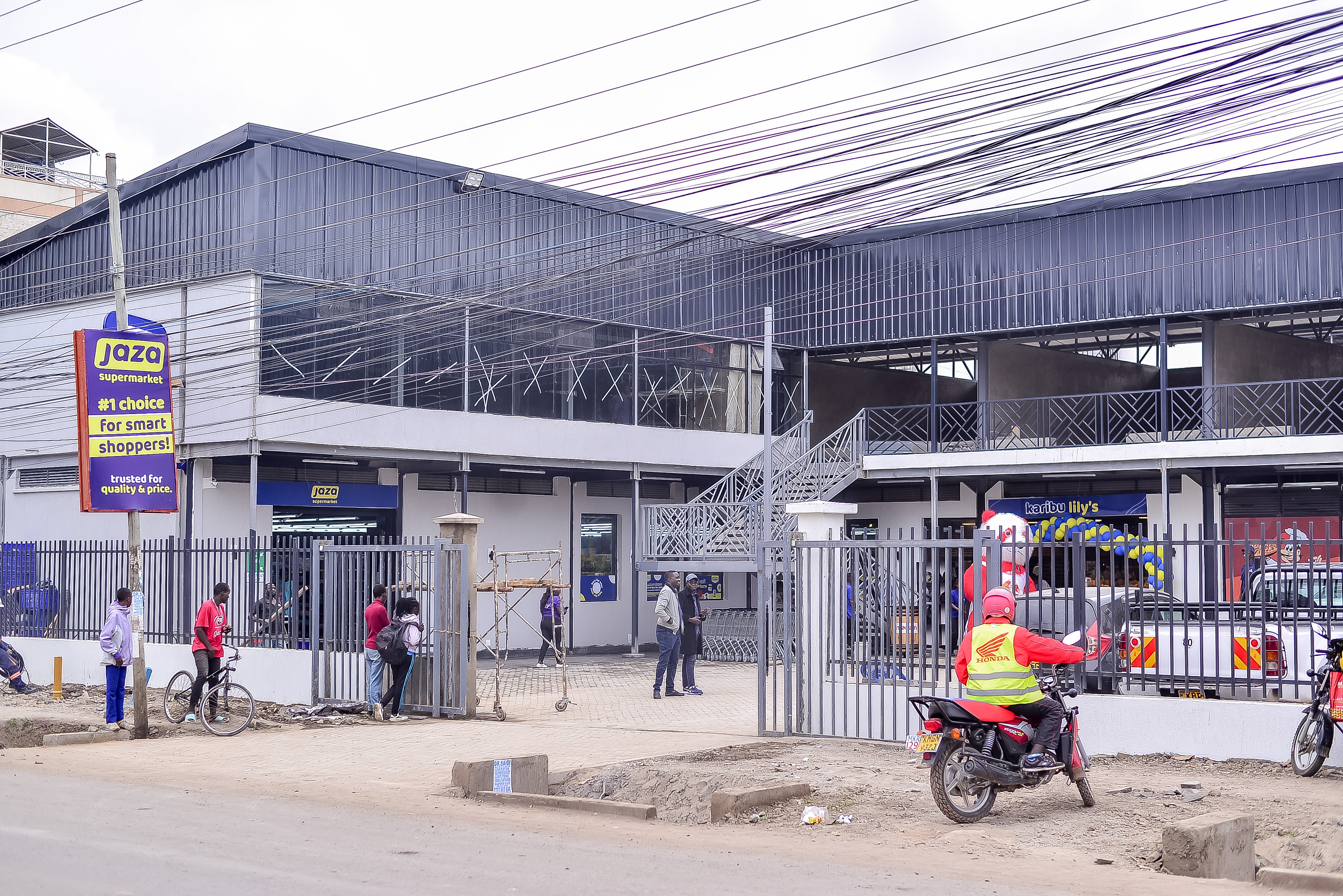 JAZA supermarkets becomes first store to open six outlets in one day