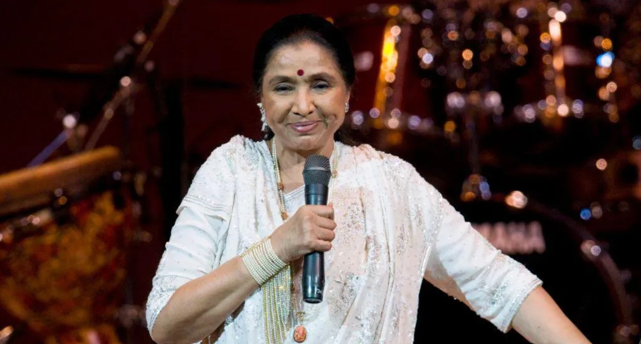 Asha Bhosle: The sound of Bollywood dies aged 92