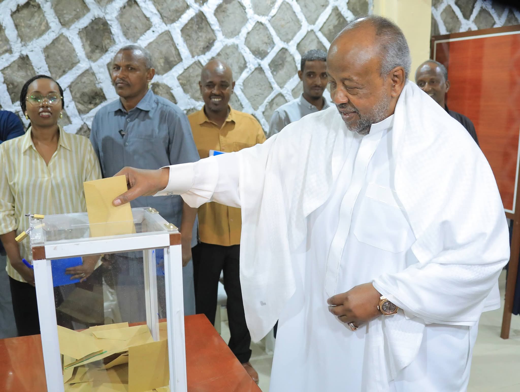 Djibouti polls underway as President Guelleh casts early vote