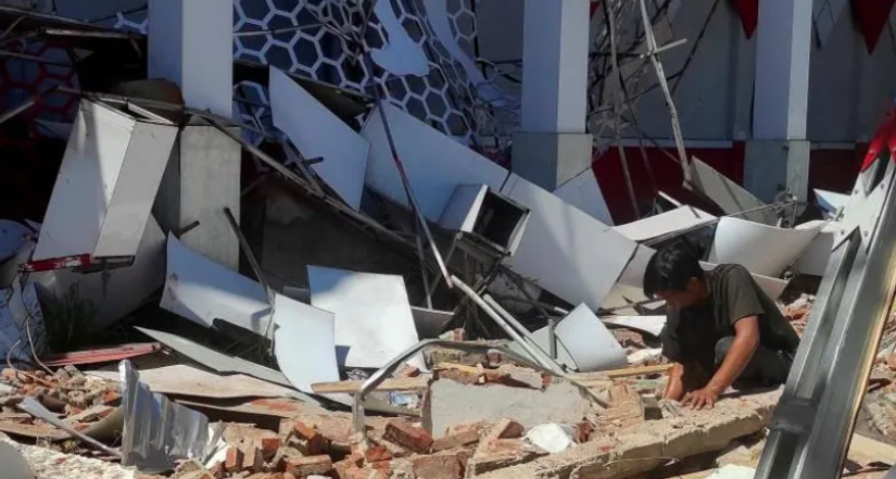 Magnitude 7.4 earthquake hits off Indonesia, killing one