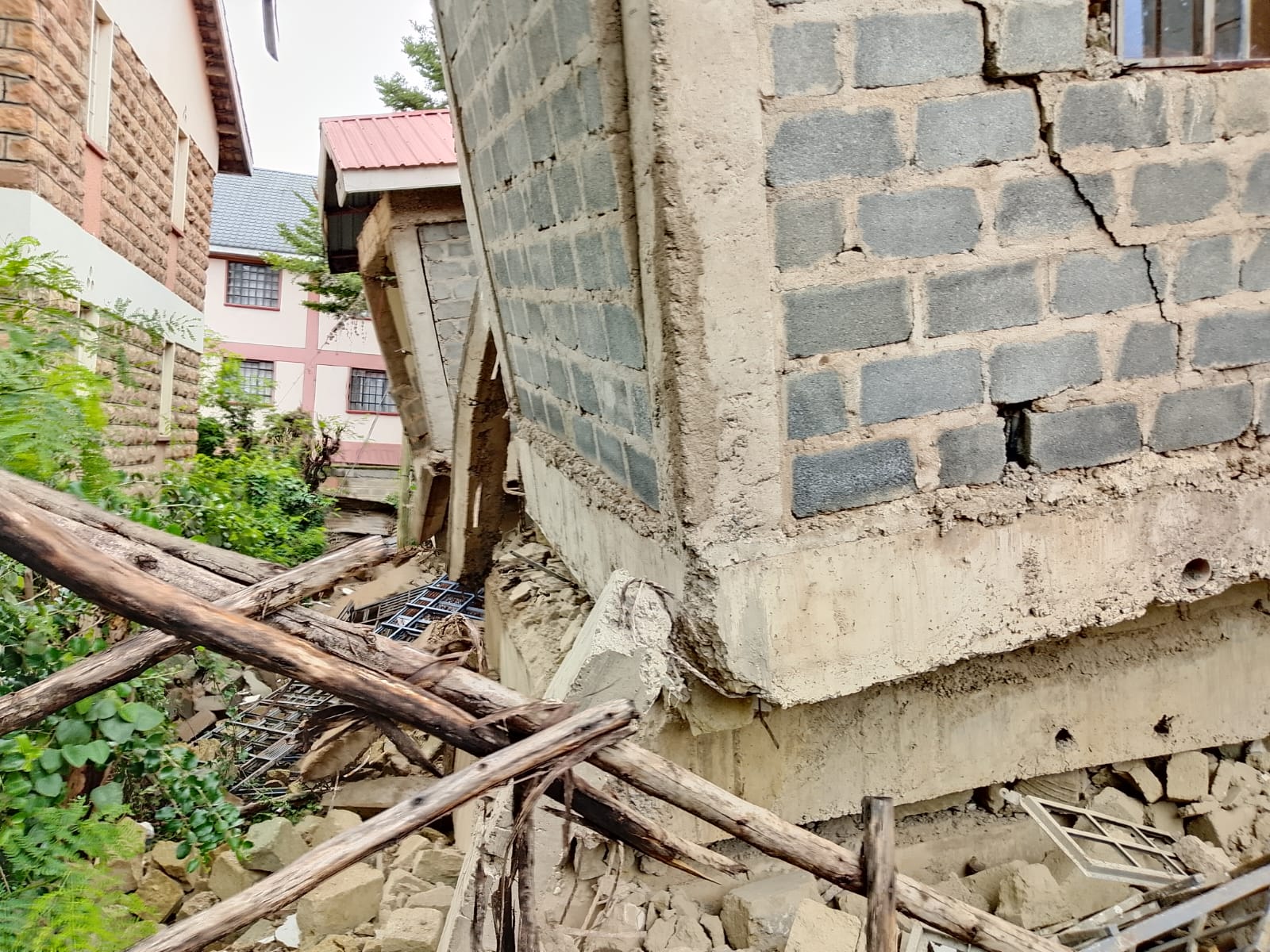 Man rescued alive after four-storey building collapses in Kisumu