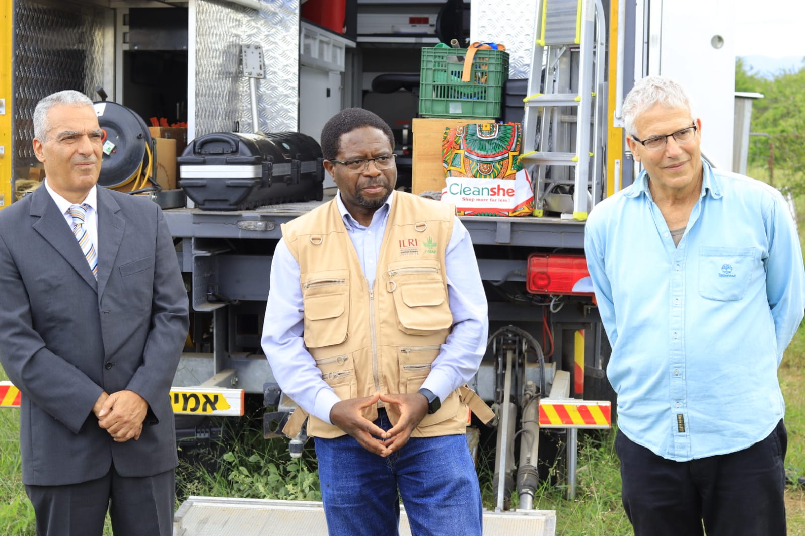 Photo of Israel ambassador in Kapiti climate site