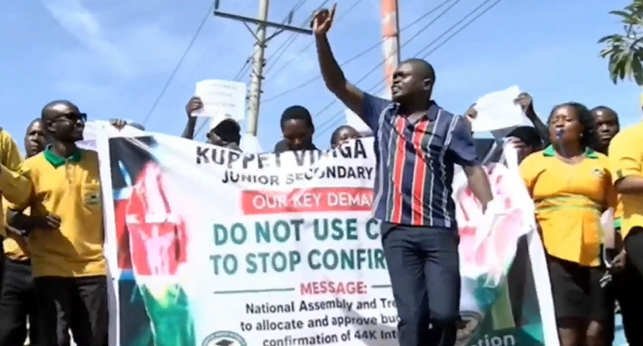 Intern teachers amplify calls for absorption on permanent terms