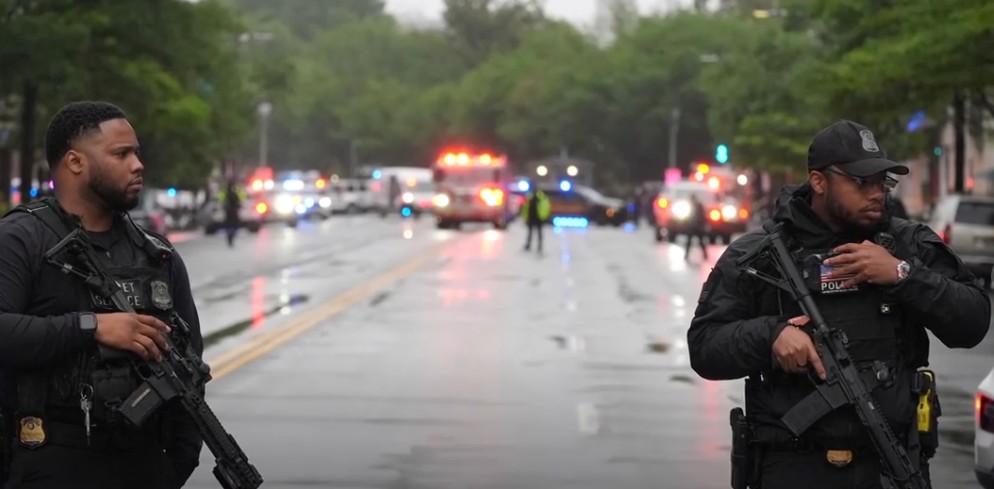 Suspect killed after opening fire on Secret Service near White House
