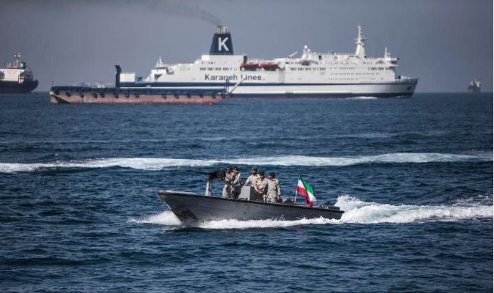 Iranian soldiers patrol the Strait of Hormuz in southern Iran, April 30, 2019. (Xinhua/Ahmad Halabisaz)