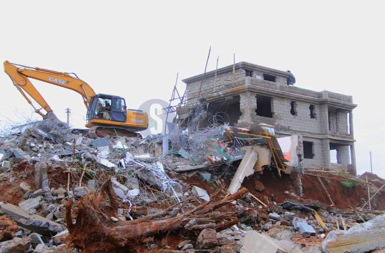 Bulldozer demolishes a palatial home in Marurui on a 300-acre disputed land, May 5, 2026. /EZEKIEL AMING'A