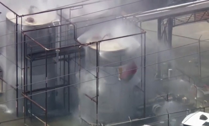 Toxic spill scare forces mass evacuation in California