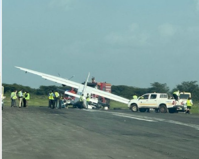 Plane crash lands at Wilson Airport
