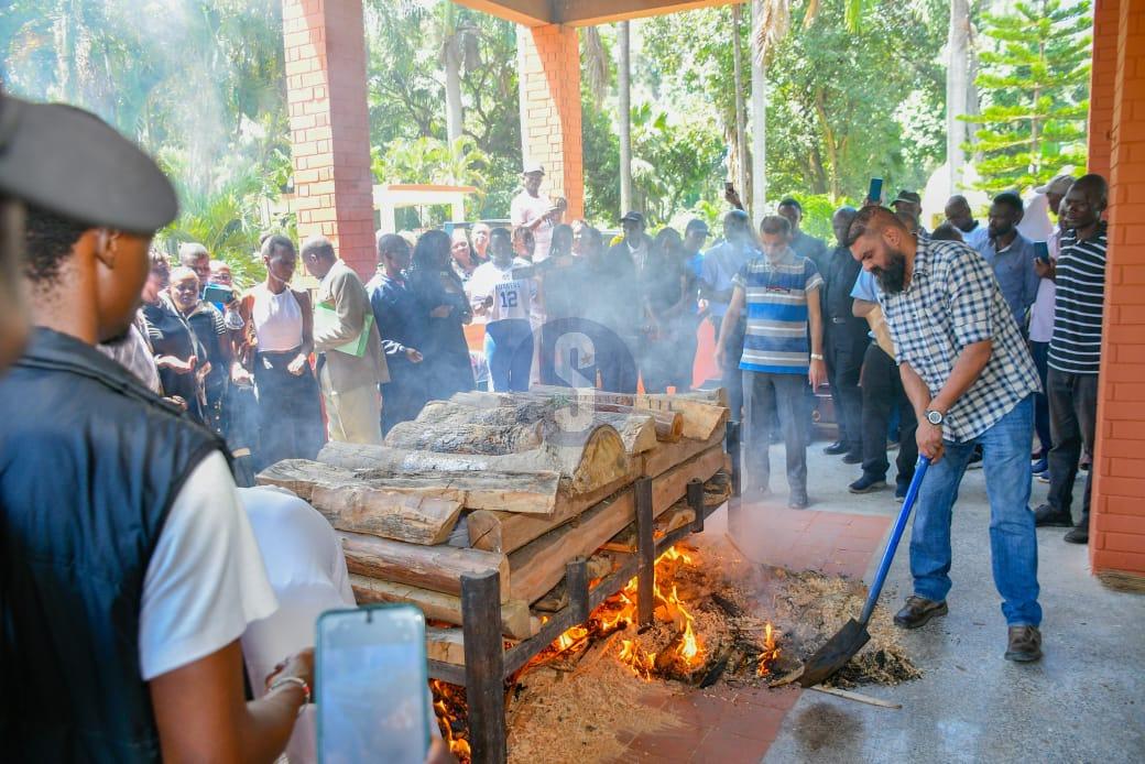 Football legend Allan Thigo cremated