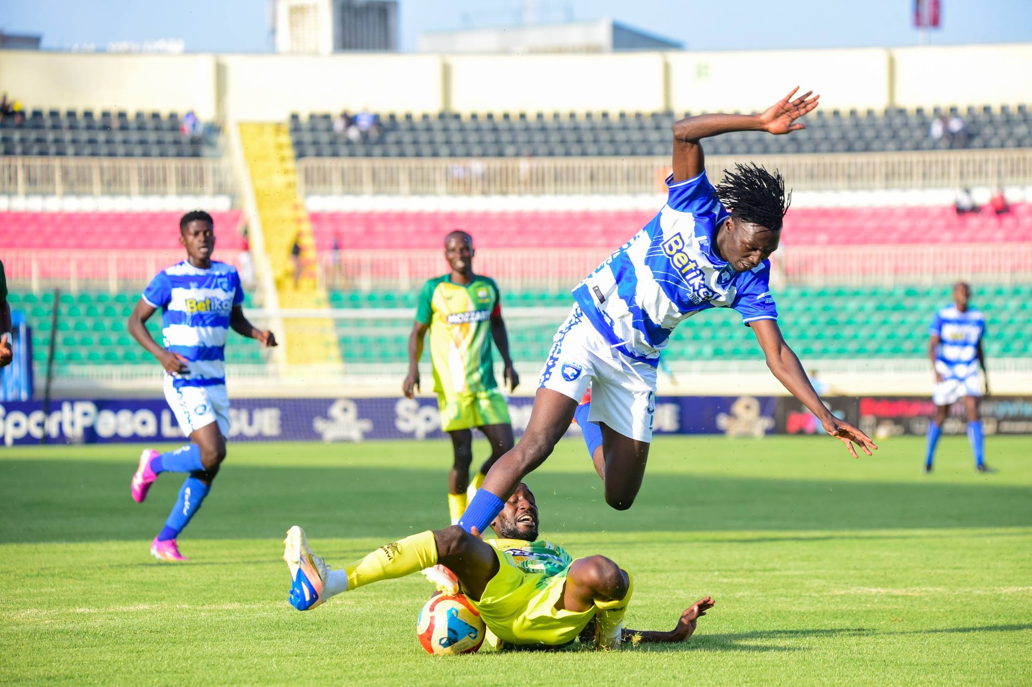 Action between AFC Leopards and Kakamega Homeboyz at Nyayo Stadium
