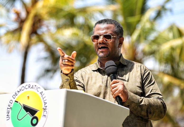 Omar: Enough is enough, stop destroying the country