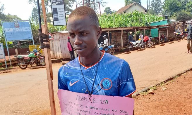 Youth begins 48-hour kneeling vigil for peace