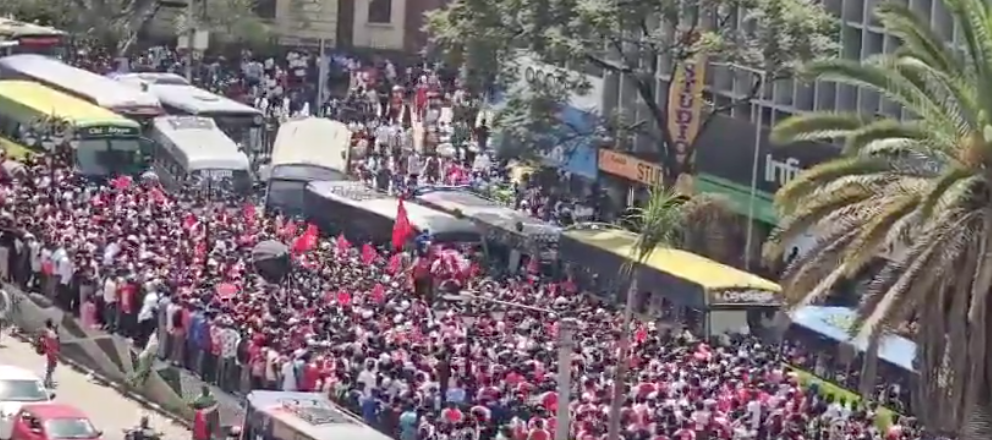 Arsenal fans bring Nairobi CBD to a standstill