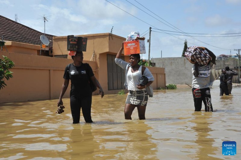 Flooding hits Ghana's capital killing 13 people